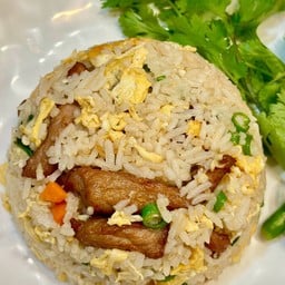 ข้าวผัดหมูแดดเดียวพริกขี้หนูสวน