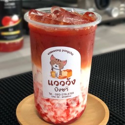 ชาไทยสตรอเบอรี่นมสด