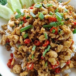 ไก่สับผัดพริกเกลือ ราดข้าว