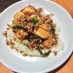 ข้าวกะเพราเต้าหู้หมูสับ