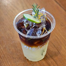 สปาร์คกลิ้งโคลบลู (Sparkling Cold Brew)