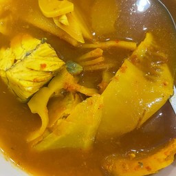 แกงส้มปลาทะเลหน่อไม้ดอง