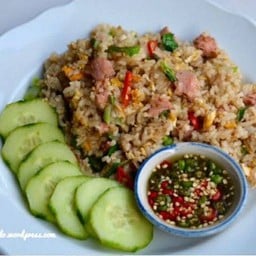 ข้าวผัดแหนม