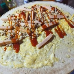 ไข่ไก่+หมูสับ+ไส้กรอก