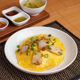 ข้าวไข่ข้นหมูกรอบ