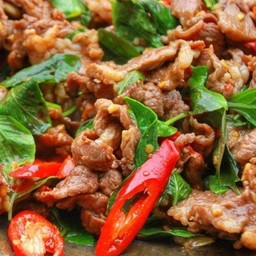 กะเพราเนื้อสด ( สับ )  ราดข้าว