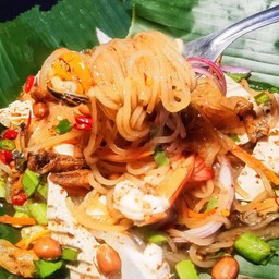 ยำเส้นเล็กทะเลปลาร้านัว เมนูยอดฮิต