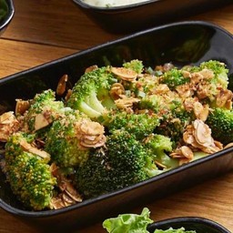 Broccoli with almonds and chili-brown butter
