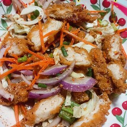 ยำไก่แซ่บบ(สันในไก่)