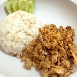 อกไก่สับกระเทียมพริกไทย
