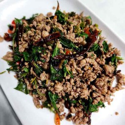 หนำเลี๊ยบหมูสับผัดกะเพรา