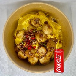 ข้าวไข่ข้น ลูกชิ้นคั่วพริกเกลือทานคู่โค้ก หรือ สไปรท์ (ระบุน้ำ)