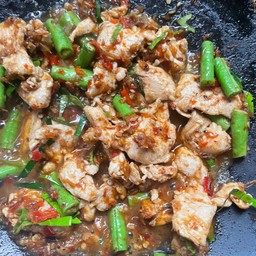 ผัดพริกแกงราดข้าว
