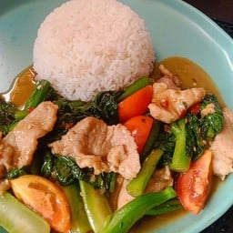 ข้าวราดะน้าหมูนุ่ม