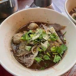 ก๋วยเตี๋ยวเนื้อ