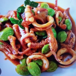 หมึกผัดสะตอพริกแกงเผ็ด