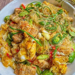 ผัดสามเหม็นสามชั้น
