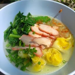 เกี๊ยวหมูแดง