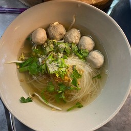 ก๋วยเตี๋ยวลูกชิ้นเนื้อ