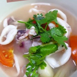 ต้มยำหมึกน้ำใส