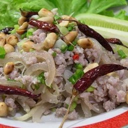 ยำหนังหมู + หมูสับ