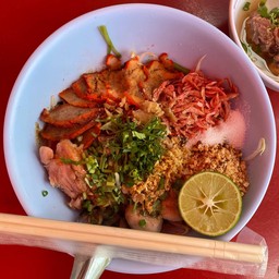 ก๋วยเตี๋ยวแห้งพิเศษ