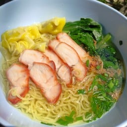 บะหมี่เกี๊ยวหมูแดง