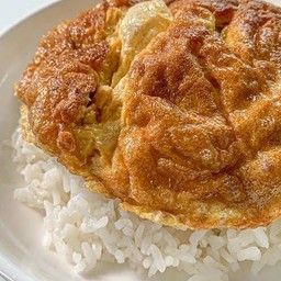 ข้าวไข่เจียว .. ไข่ 2 ฟอง เน้น ๆ