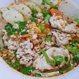 ก๋วยเตี๋ยวหมูต้มยำ