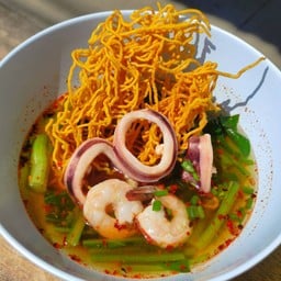 หมี่กรอบต้มยำทะเล