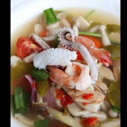 ต้มยำรวมมิตรน้ำใส