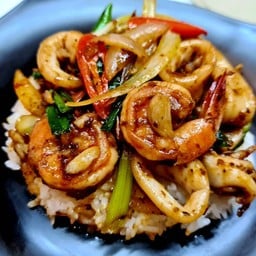 ข้าวราดน้ำพริกเผาทะเล