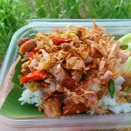 หมูทอดพริกขี้หนูสวน(กับข้าว)