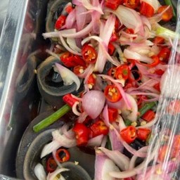 ยำไข่เยี่ยวม้า2ฟอง