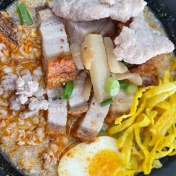 เกี๊ยวหมูกรอบ+หมูเด้ง