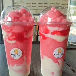 สตรอร์เบอรี่สมูทตี้โยเกิร์ตปั่น