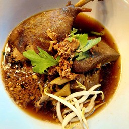 ก๋วยเตี๋ยวเป็ดตุ๋น