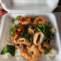 พริกแกงกุ้งหมึก
