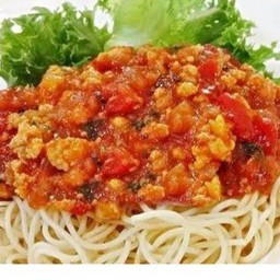 สปาเก๊ตตี้หมูสับผัดซอสมะเขือเทศ