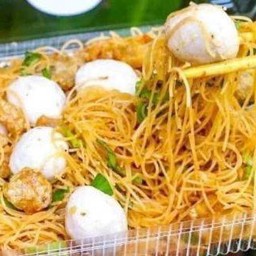 หมี่คลุกพริกเผา พริกแกง หอมๆๆๆๆๆๆกากไก่