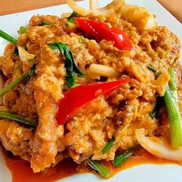 ปูนิ่มผัดผงกระหรี่