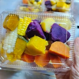 มันไข่ส้ม มันผักกาด มันม่วง ฝักทอง ข้าวโพด