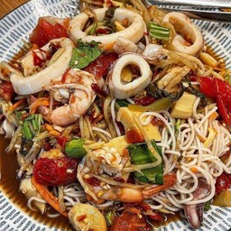 ตำขนมจีนทะเลรวมมิตร
