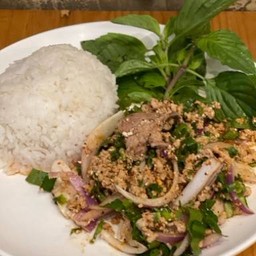 ลาบหมูราดข้าว