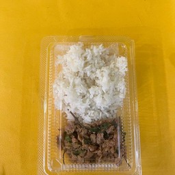 ข้าวกล้องกระเพราหมูสับหรือไก่