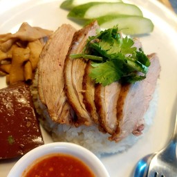 ข้าวหน้าเป็ดพะโล้+เครื่องใน+เลือด(ไม่ทานเครื่องในกรุณาเขียนบอกในหมายเหตุ)หรือตักออกเองนะคะ