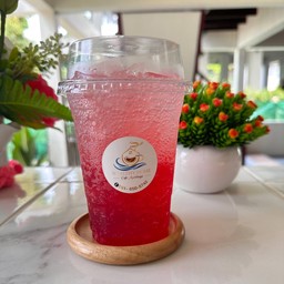 สตอเบอร์รี่โซดา