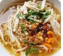 ก๋วยเตี่ยว ไก่ น้ำใส  พืเศษ