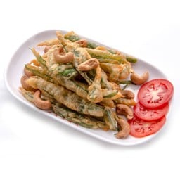 ยําผักบุ้งกรอบ