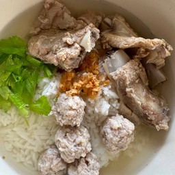 ข้าวต้มหมูสับ